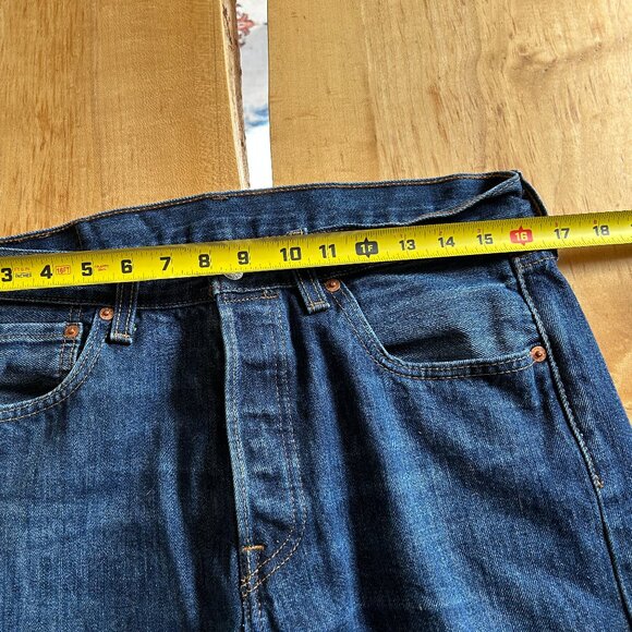 Levi's 501 button fly 32x30 - Picture 5 of 7